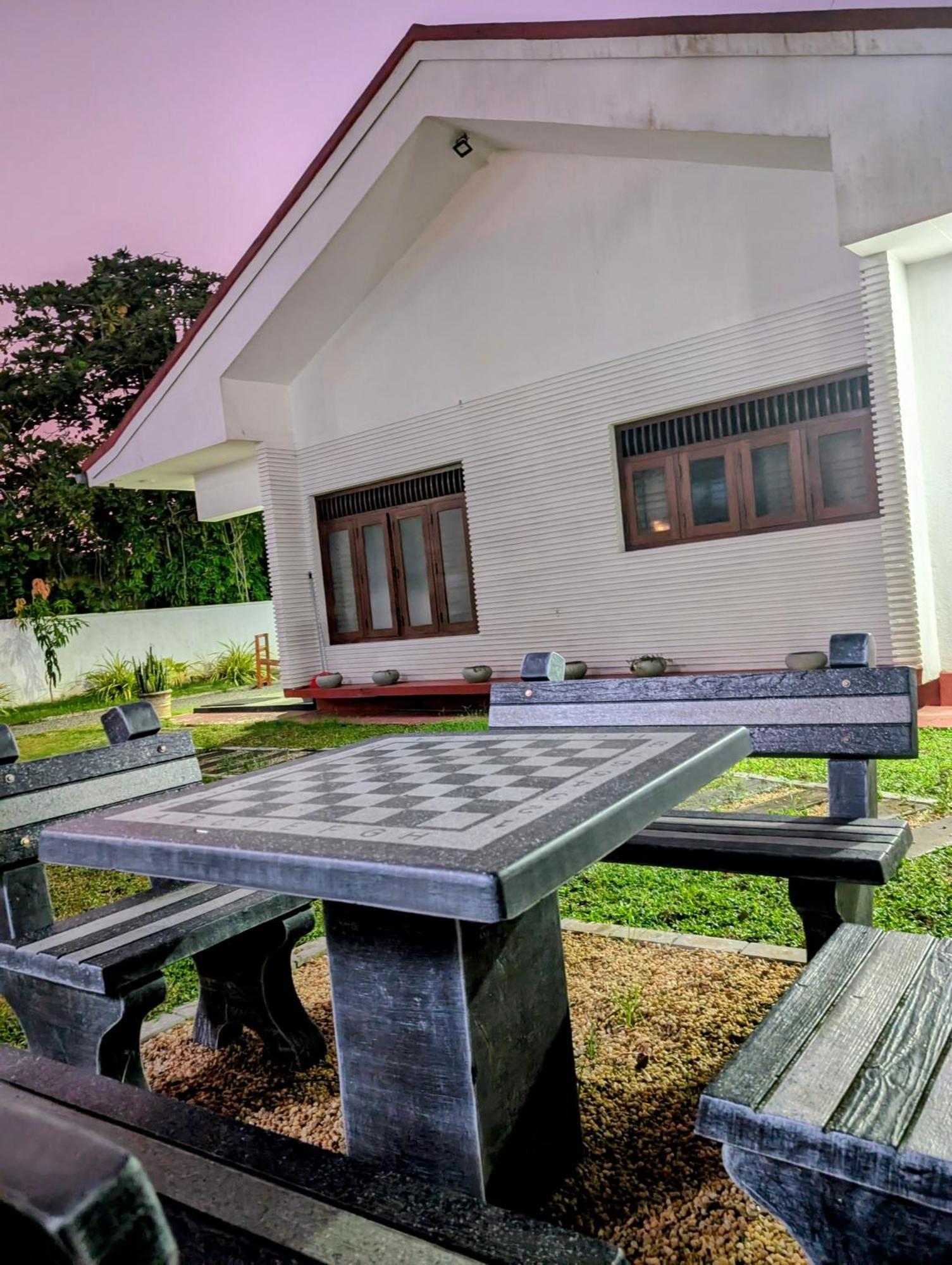 Hostel Costels Weligama Exterior foto