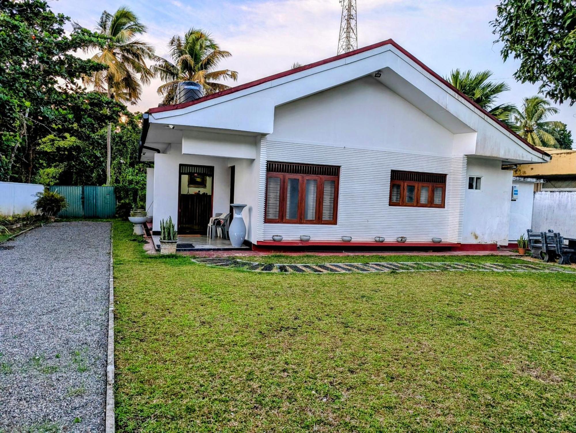 Hostel Costels Weligama Exterior foto